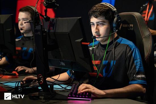 畅玩LOL电竞的最佳赛事应用推荐